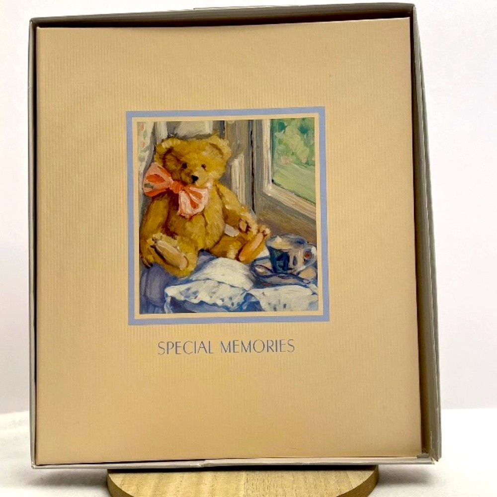 Hallmark Cream & Brown Special Memories Keepsake Album. New.